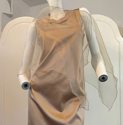 Ruta-šal-pončo-organza barve šampanjca